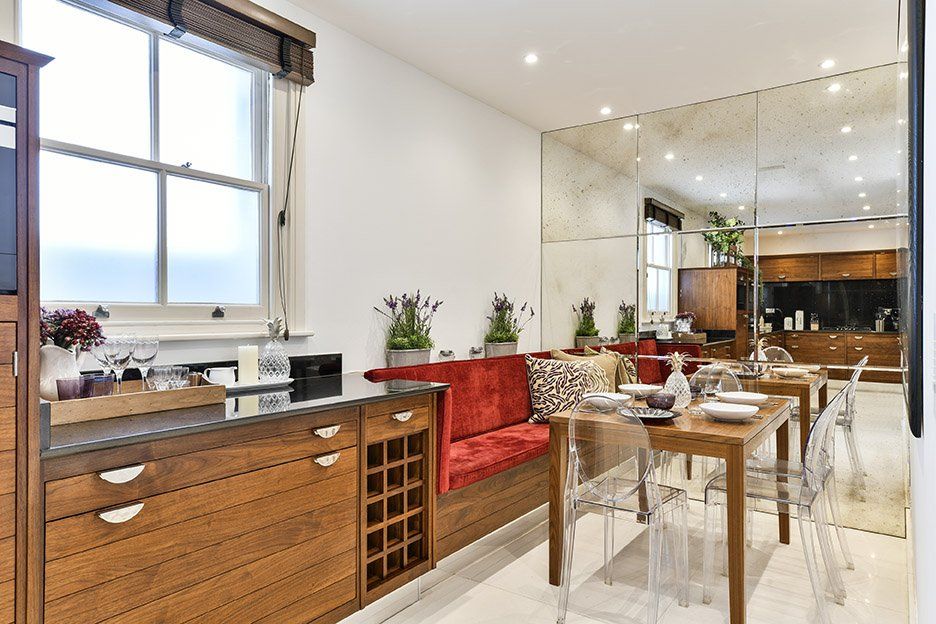 Eat-In Kitchen