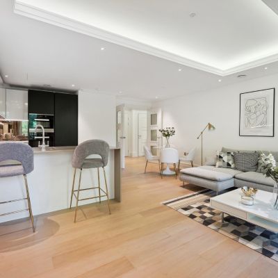 Kitchen / Reception