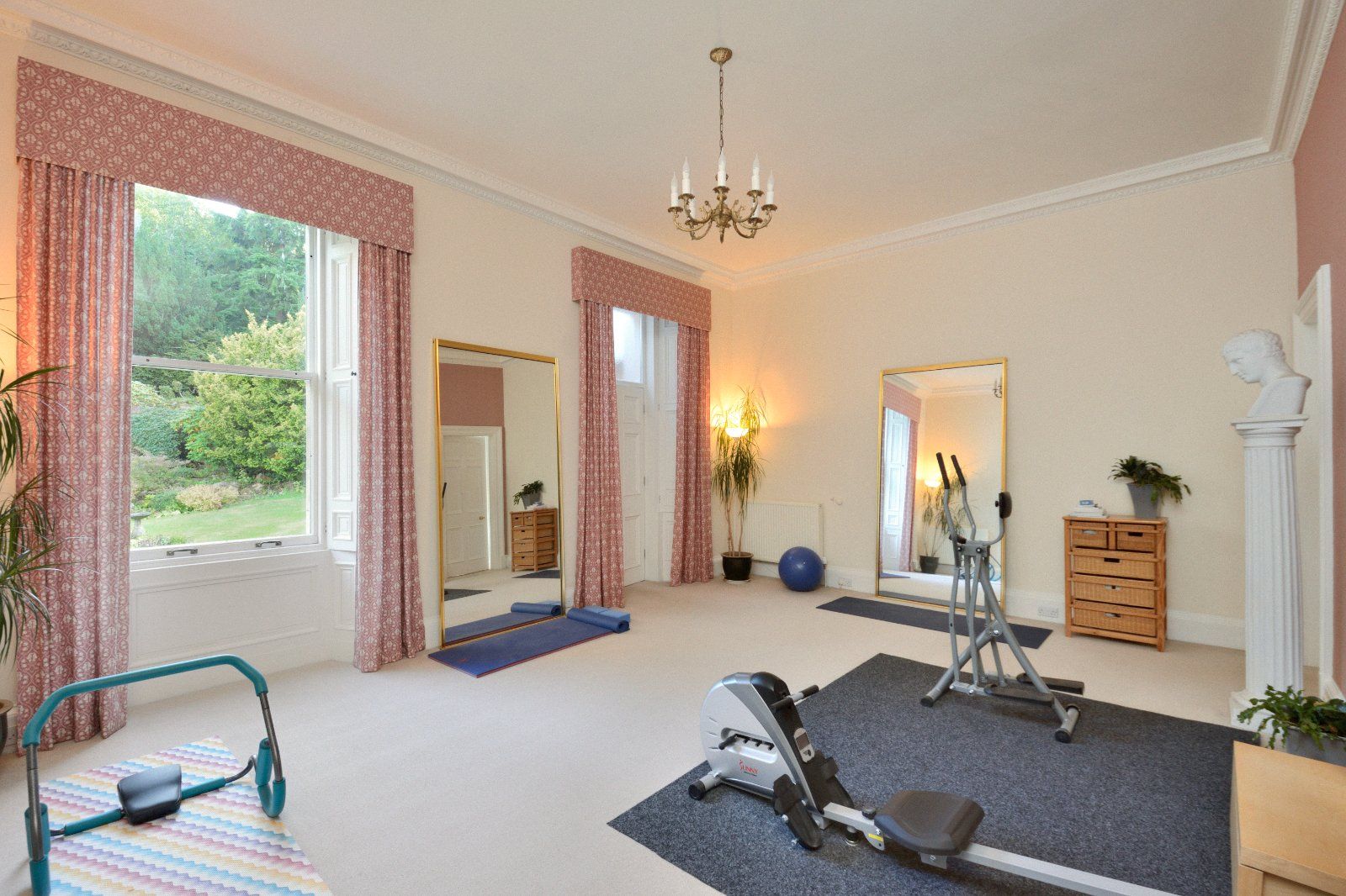 Sitting Room/Gym