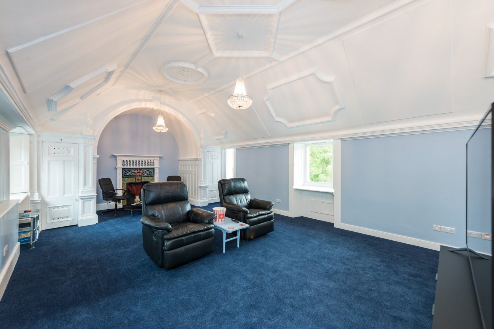 Billiard/Cinema Room
