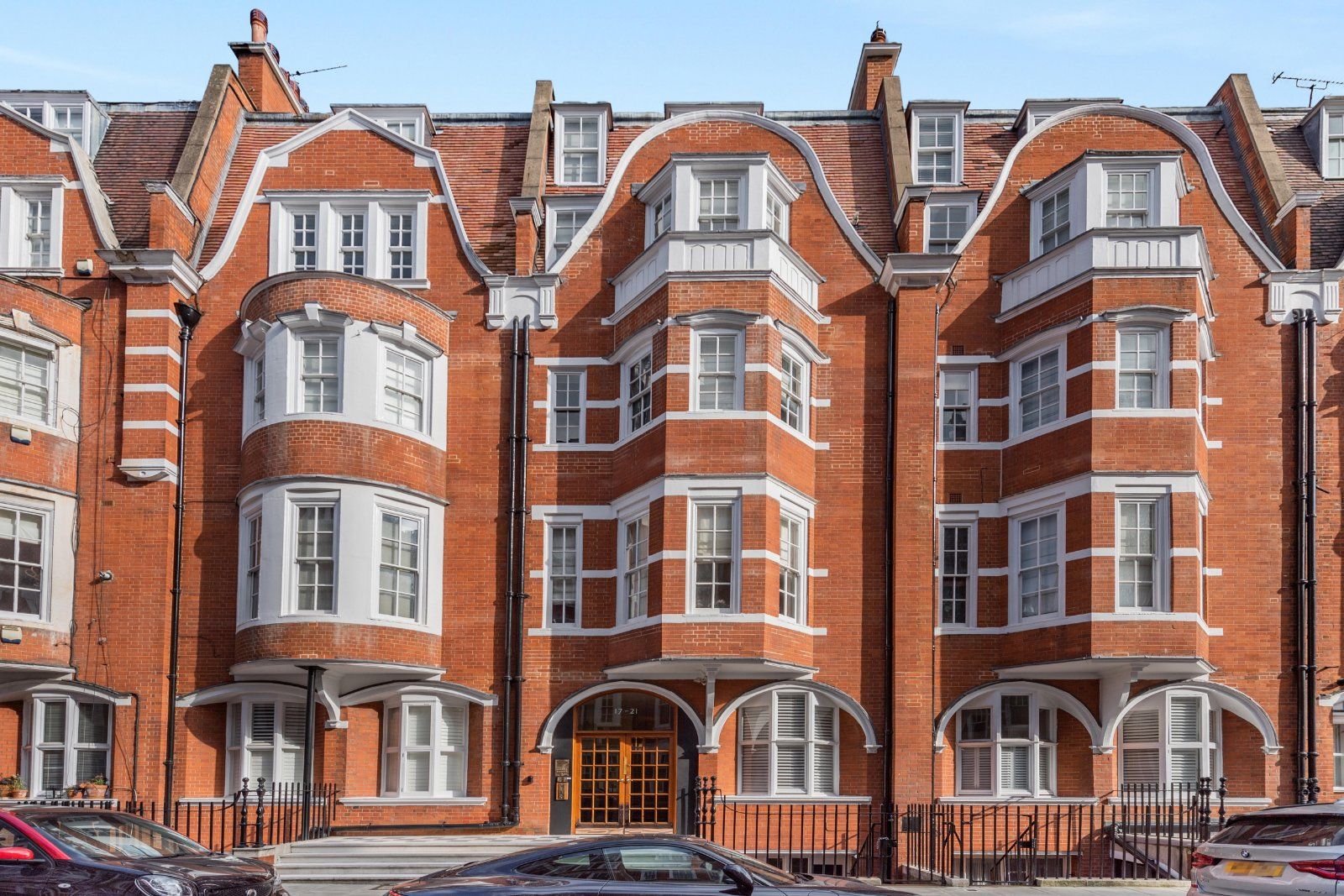 Sloane Court West