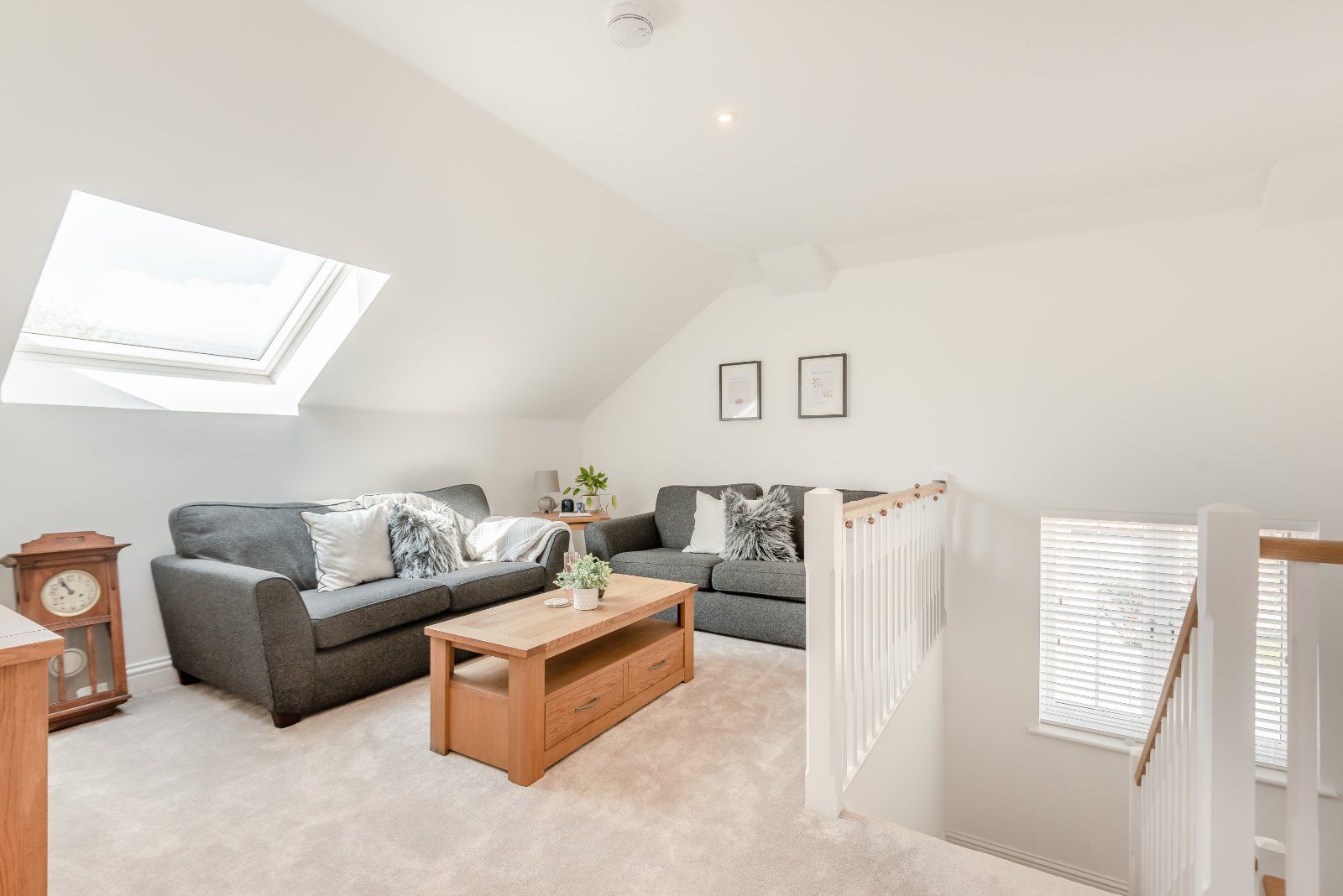 Top Floor Sitting Rm