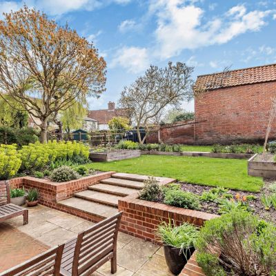 Part-Walled Garden
