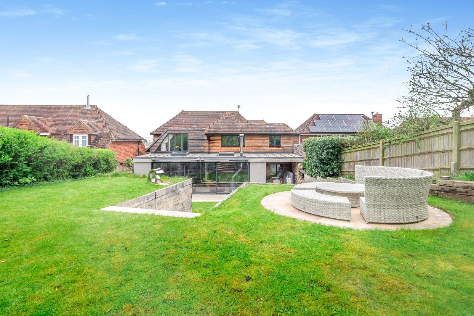 16 Pewley Way