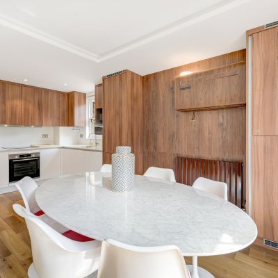 Kitchen/ Dining Area