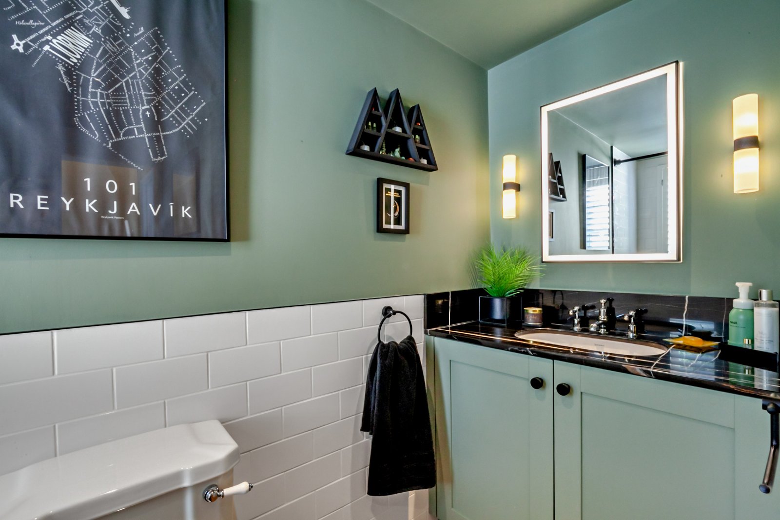 Family Bathroom 1