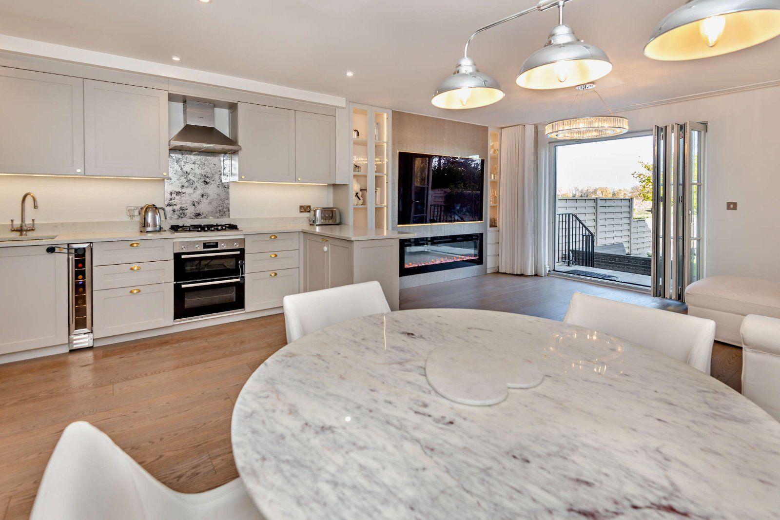 Kitchen/Dining