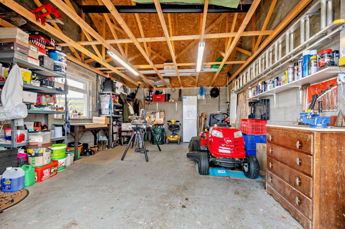 Convenient Garage
