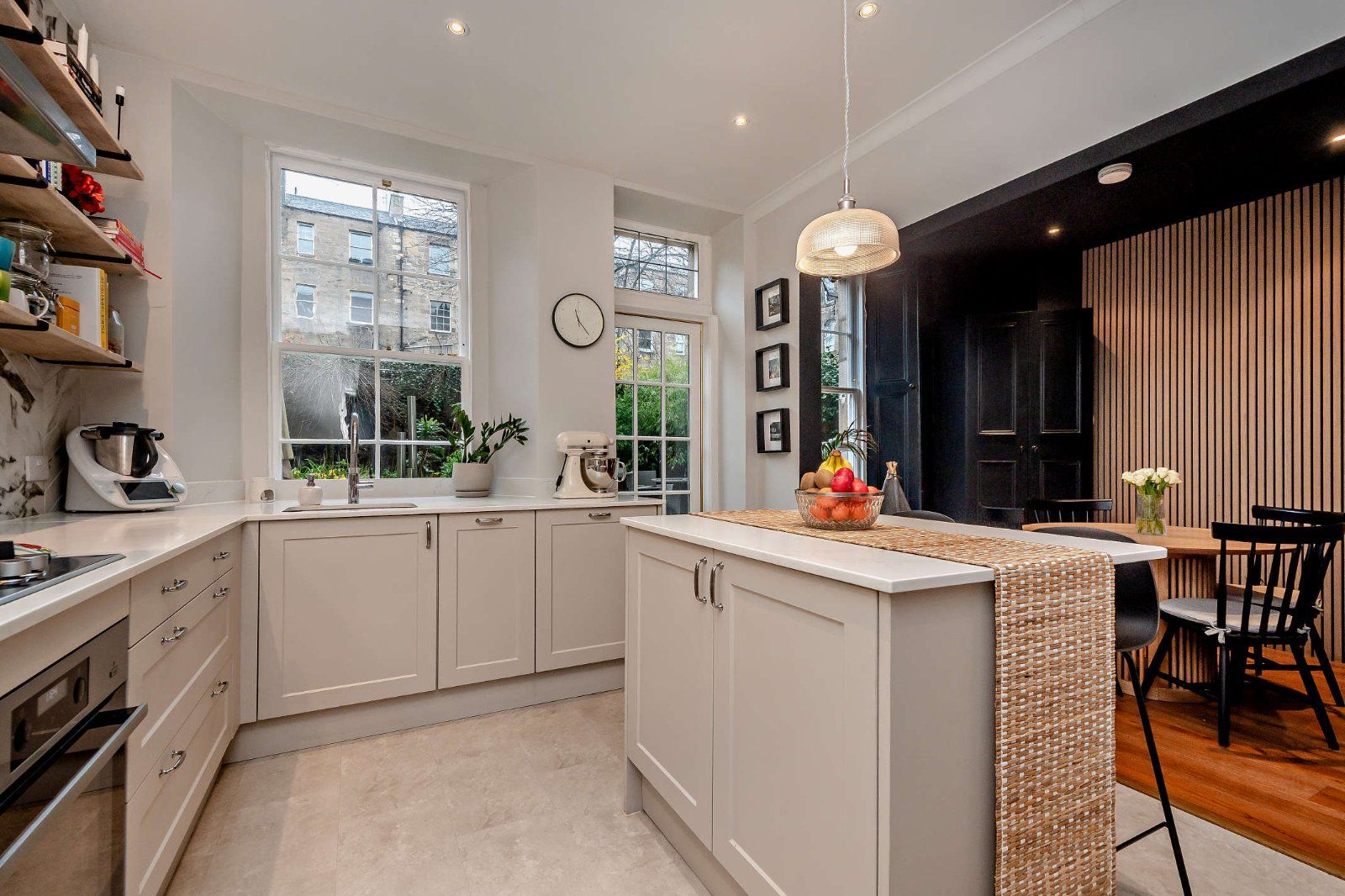 Breakfast Bar