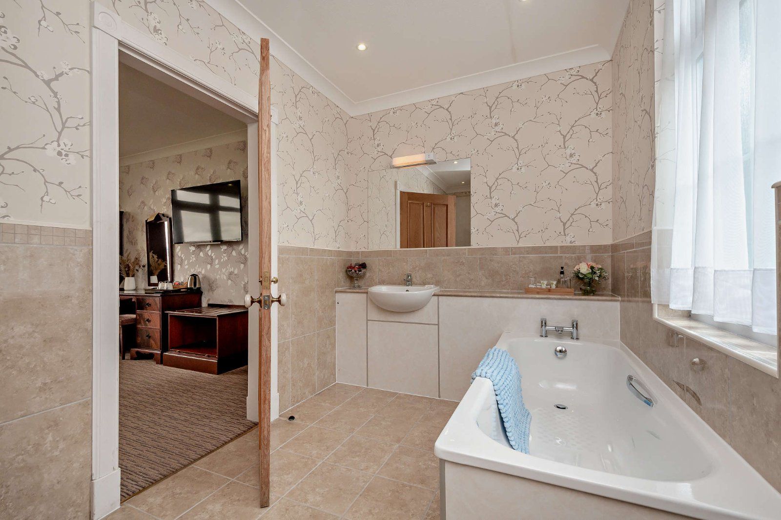 Large Ensuites