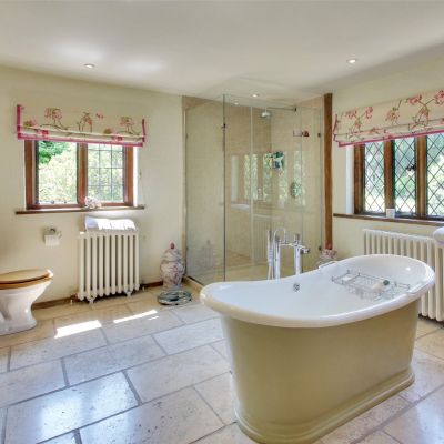 Main Ensuite