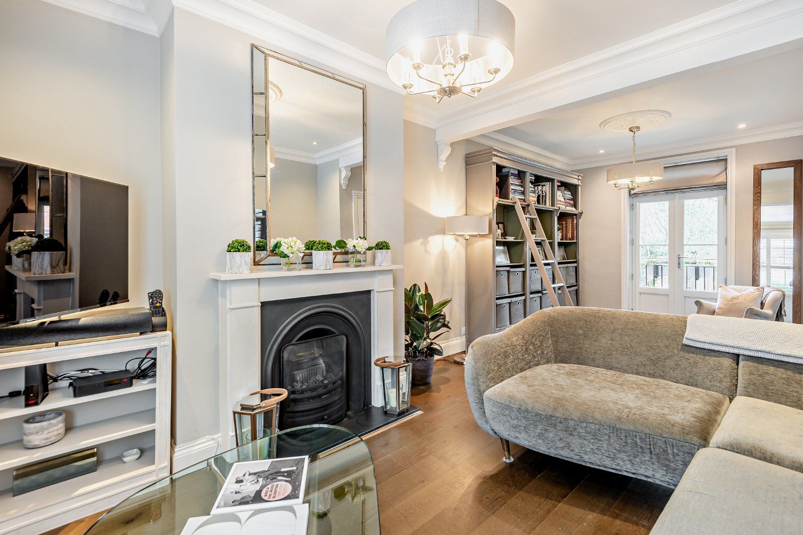 Sitting/Dining Room