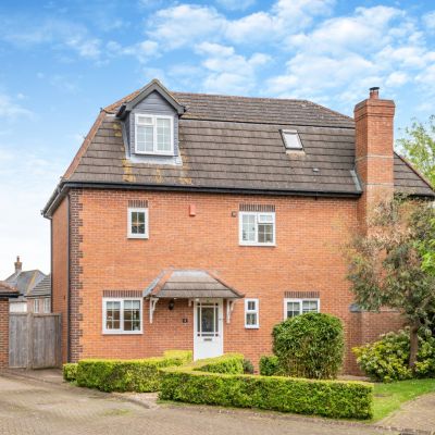8 Greenhill Place