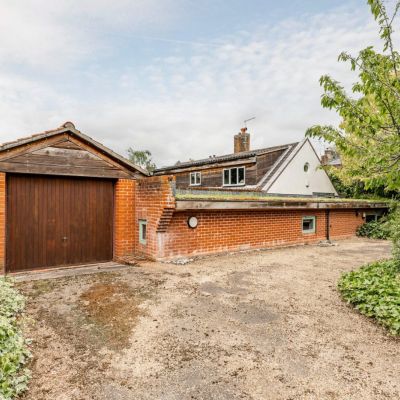 Garage & Driveway