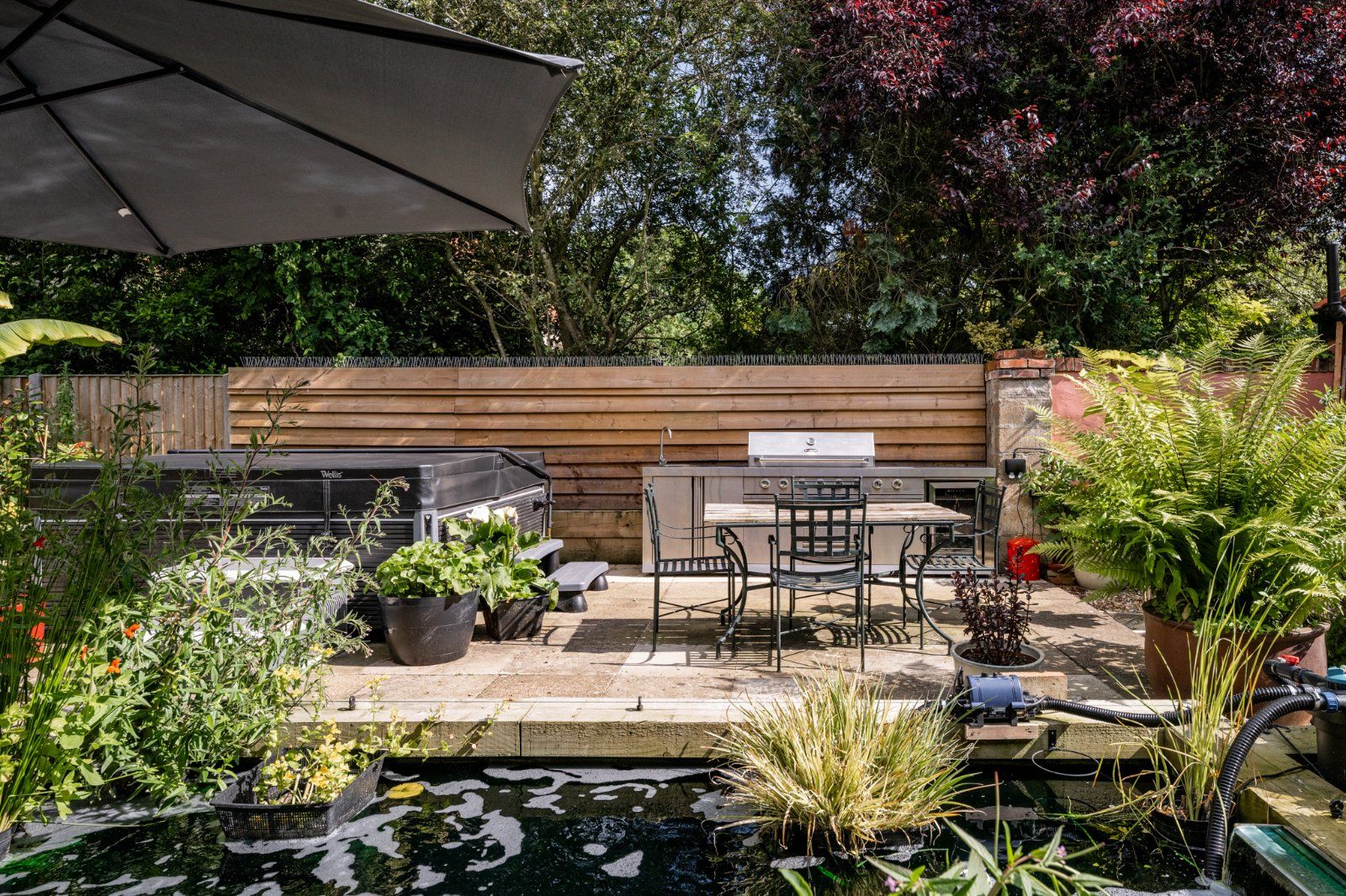 Outdoor Kitchen