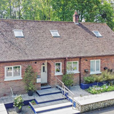 23 Tidcombe Lane