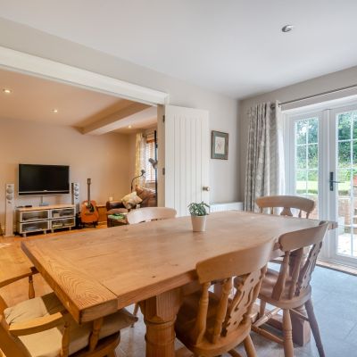 Dining/Sitting Area