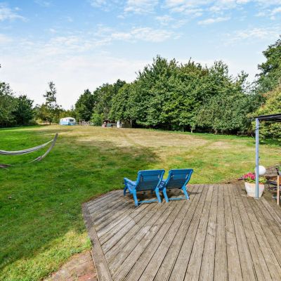 Decking and Garden