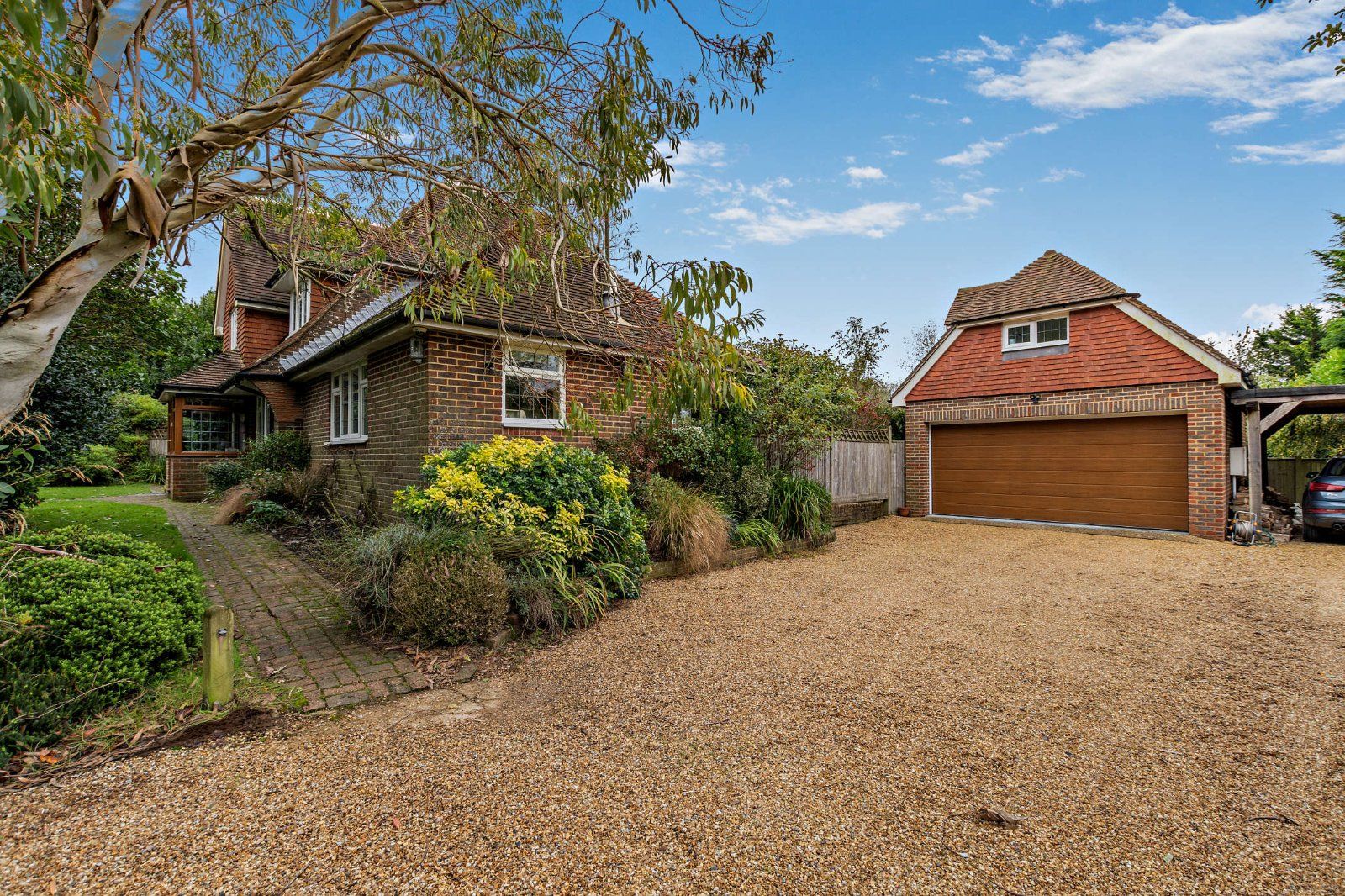 Garage/Driveway