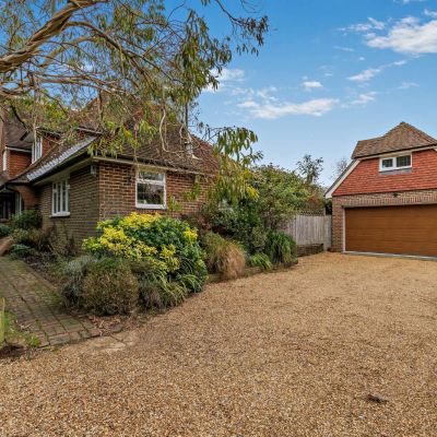 Garage/Driveway