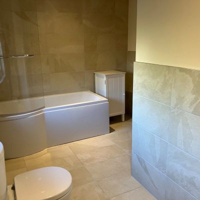 Family Bathroom 2