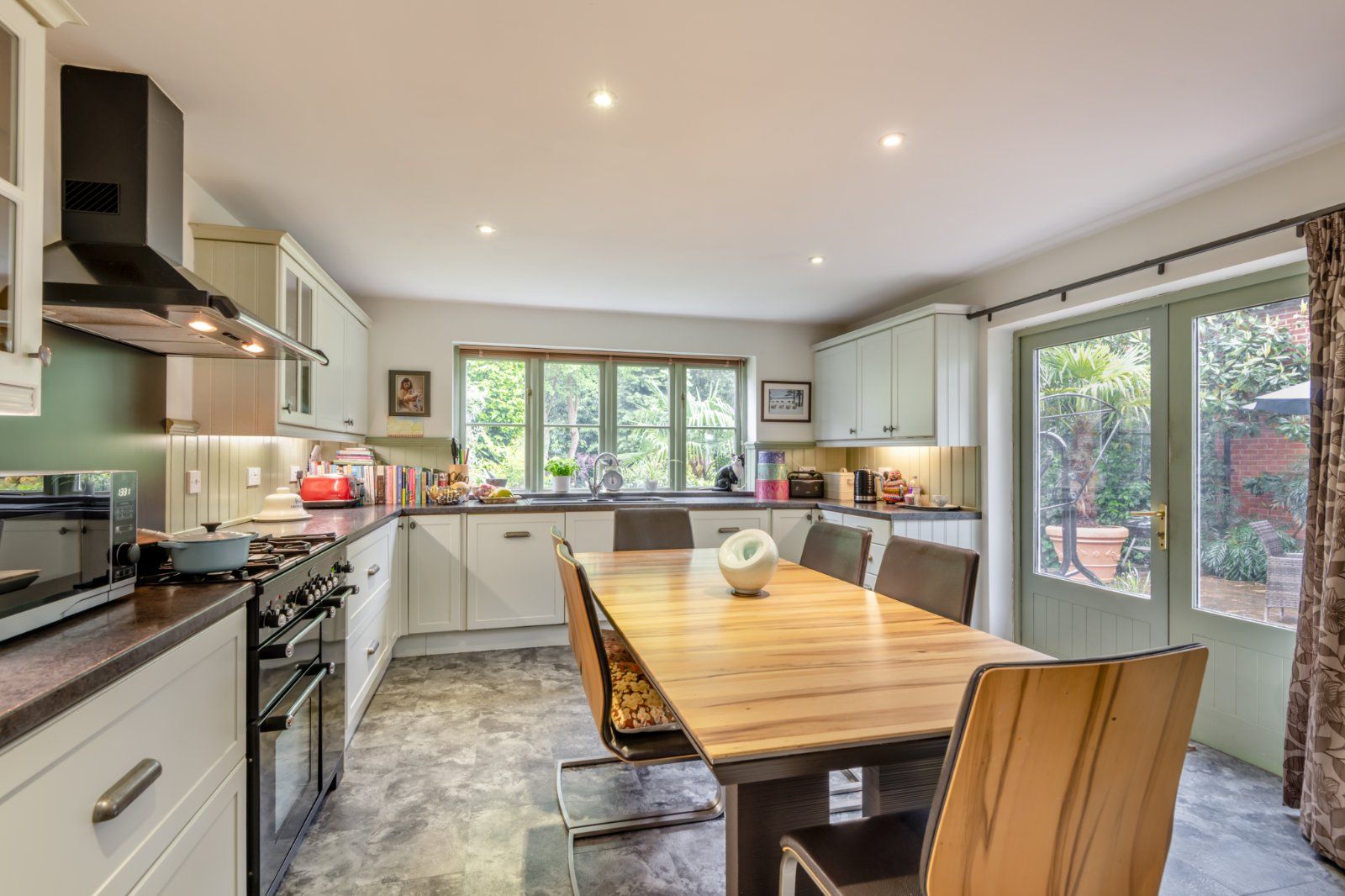 Kitchen/Breakfast Rm