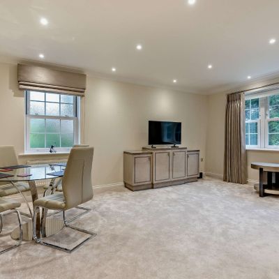 Sitting/Dining Room