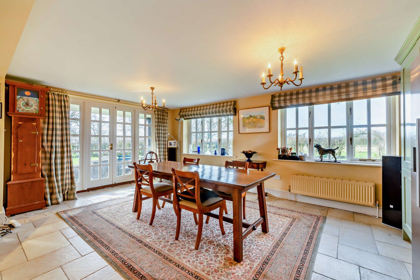 Kitchen Dining Area