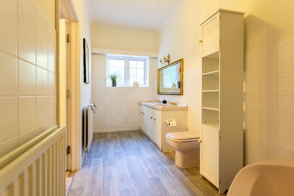 En Suite Bathroom