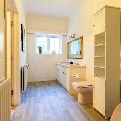 En Suite Bathroom