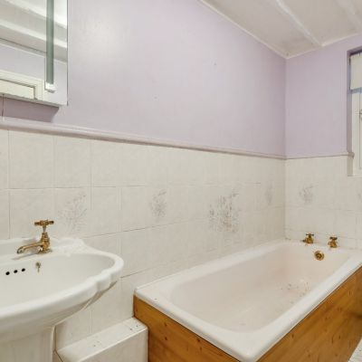 Groundfloor Bathroom