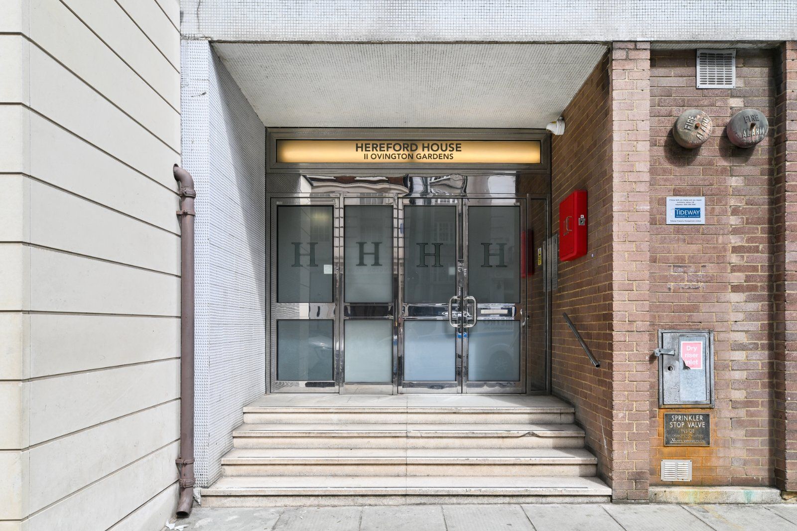 Discrete Entrance