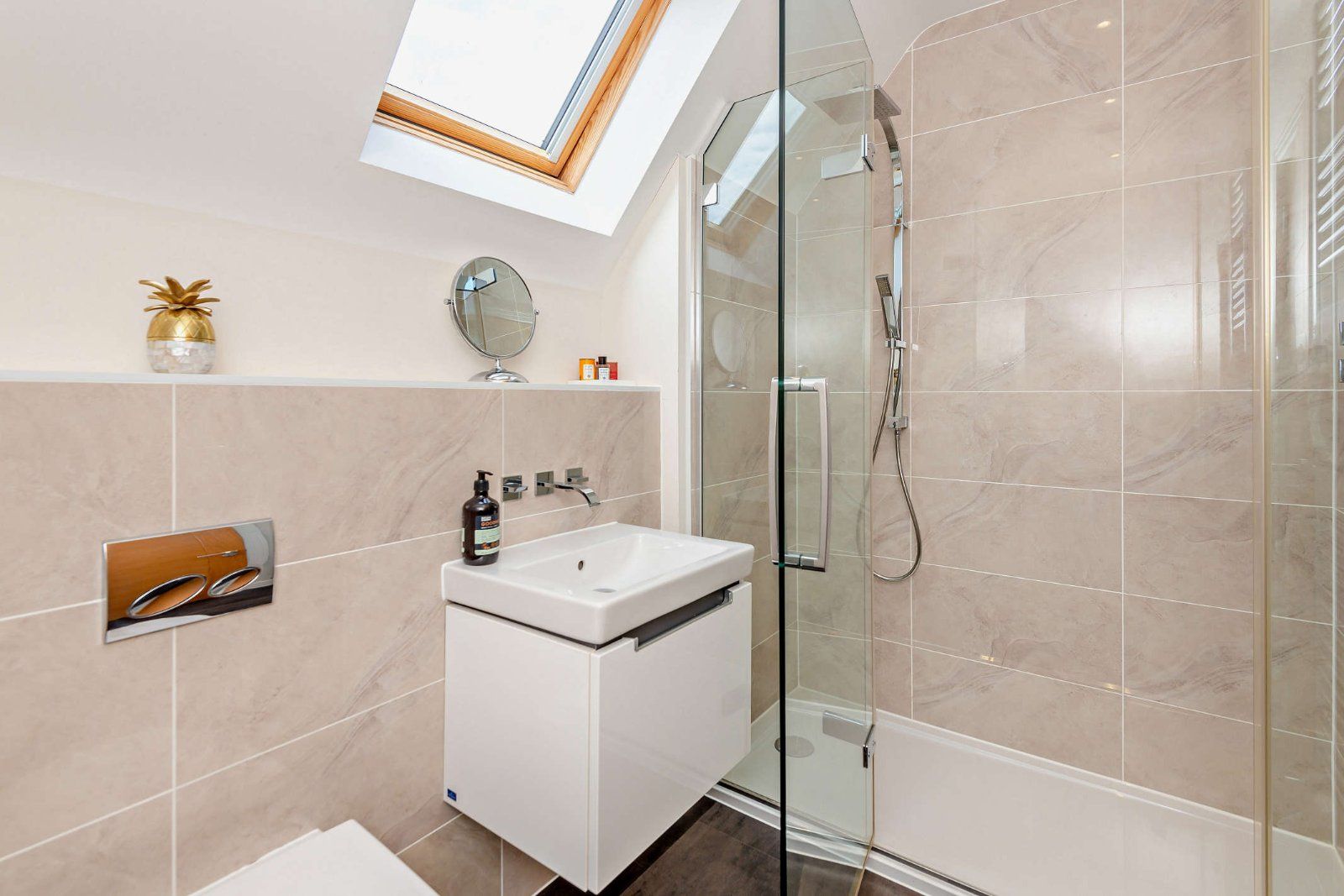 Bedroom 2 En Suite
