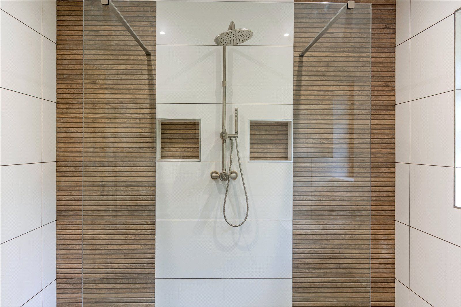 Main En Suite Shower