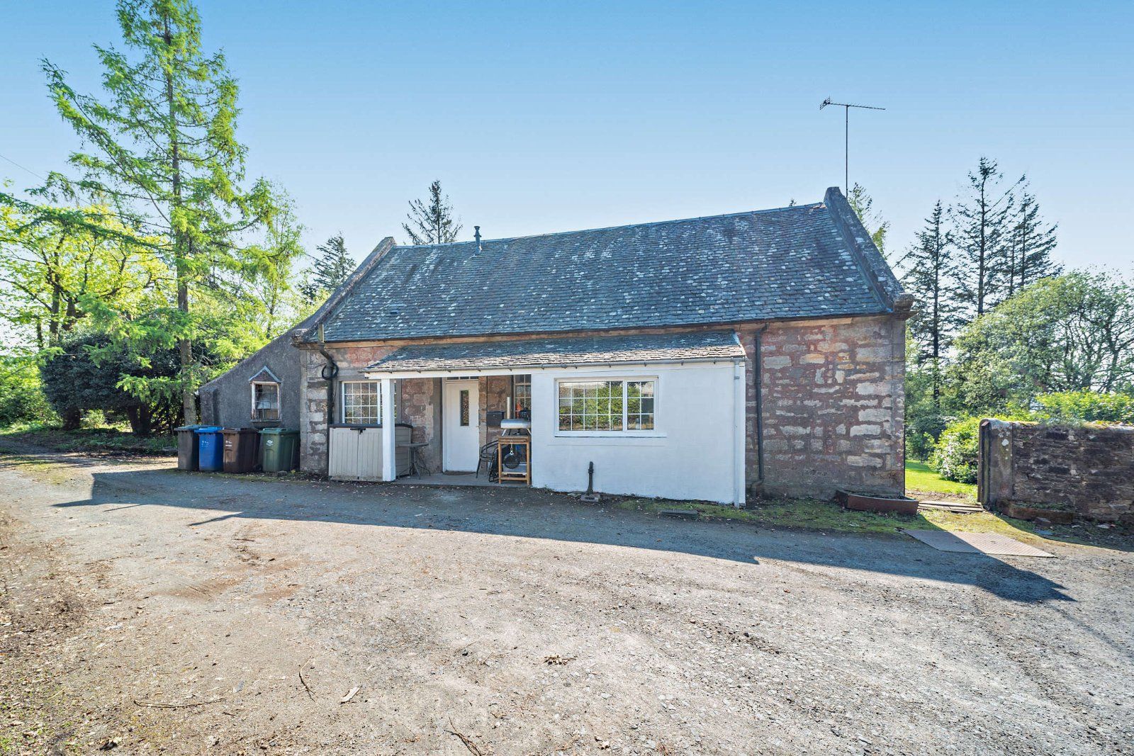 Seperate Cottage