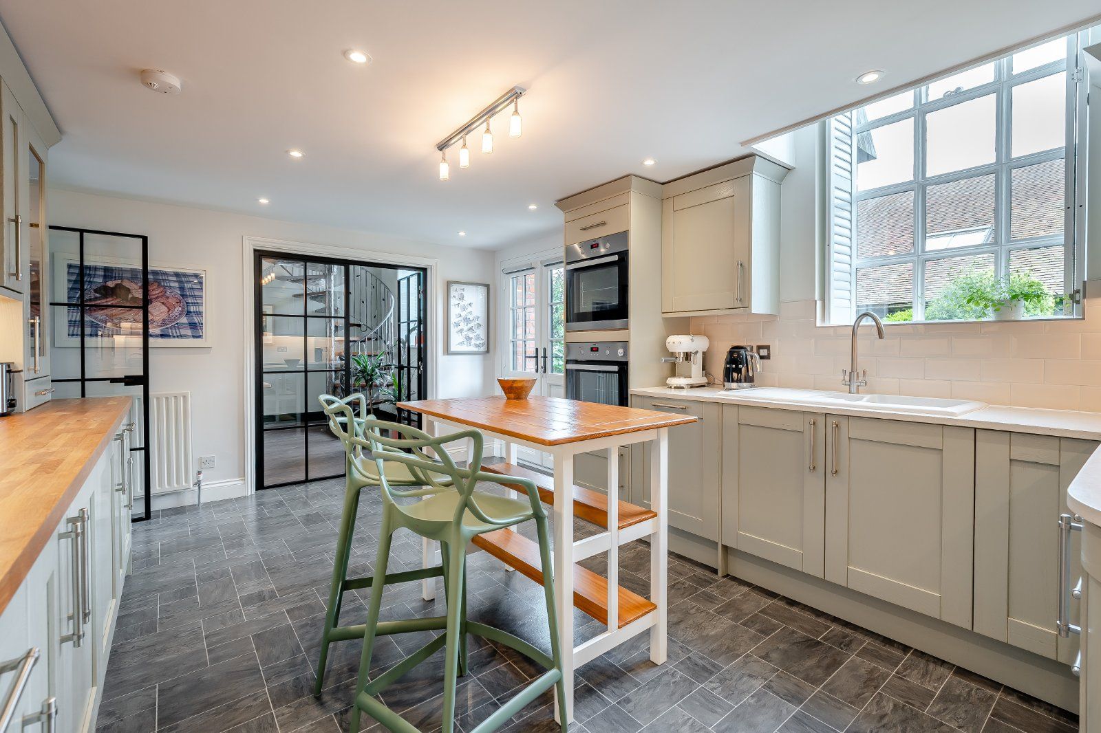 Kitchen/Breakfast Rm