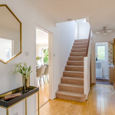 Stairwell/Hall