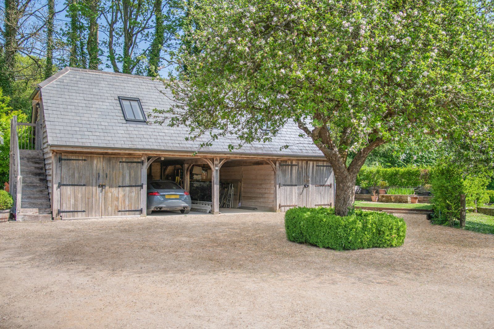 Garages/Carport