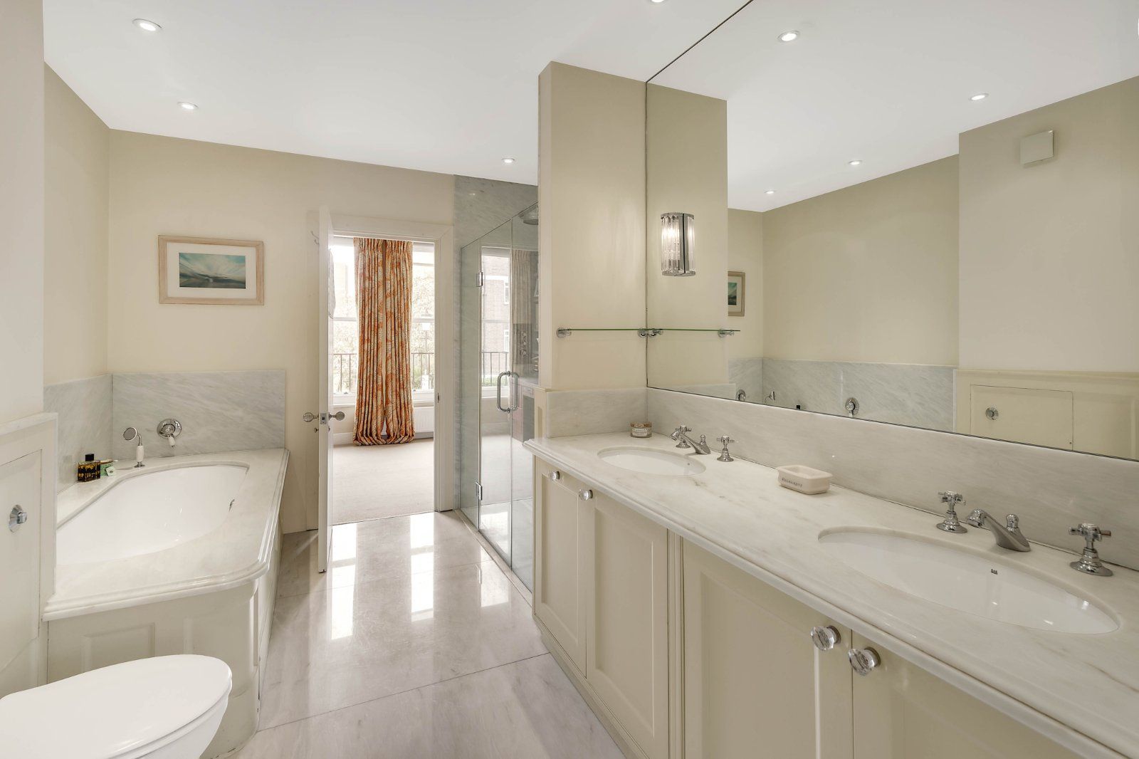 Principal Bathroom