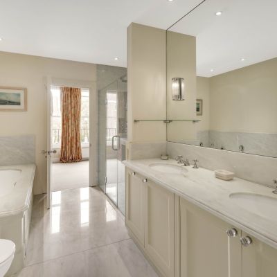 Principal Bathroom