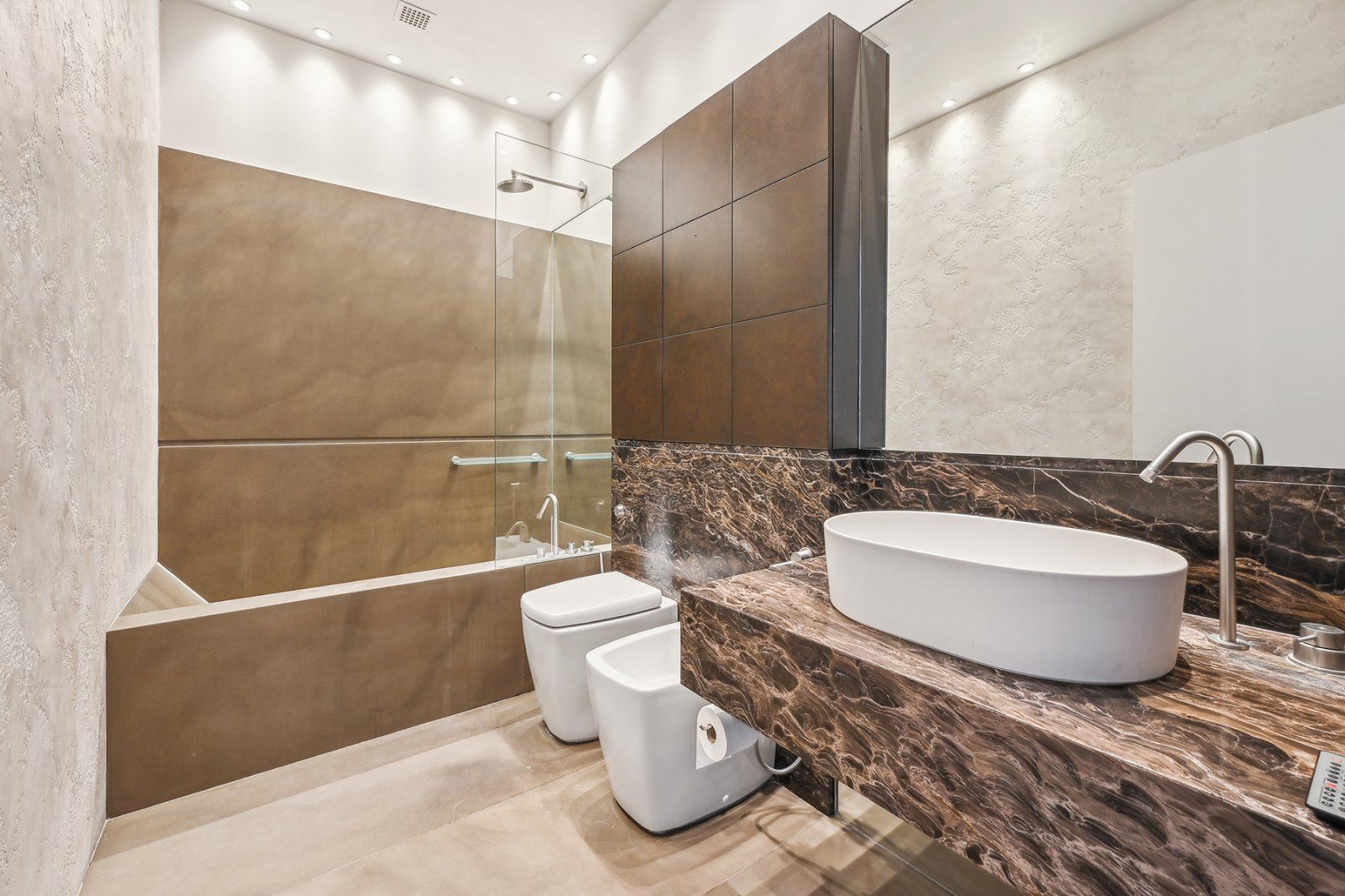 En Suite Bathroom