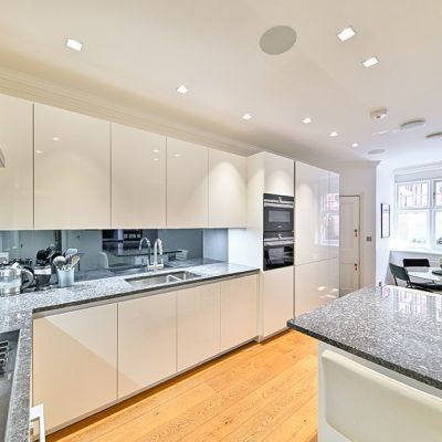 Kitchen / Dining