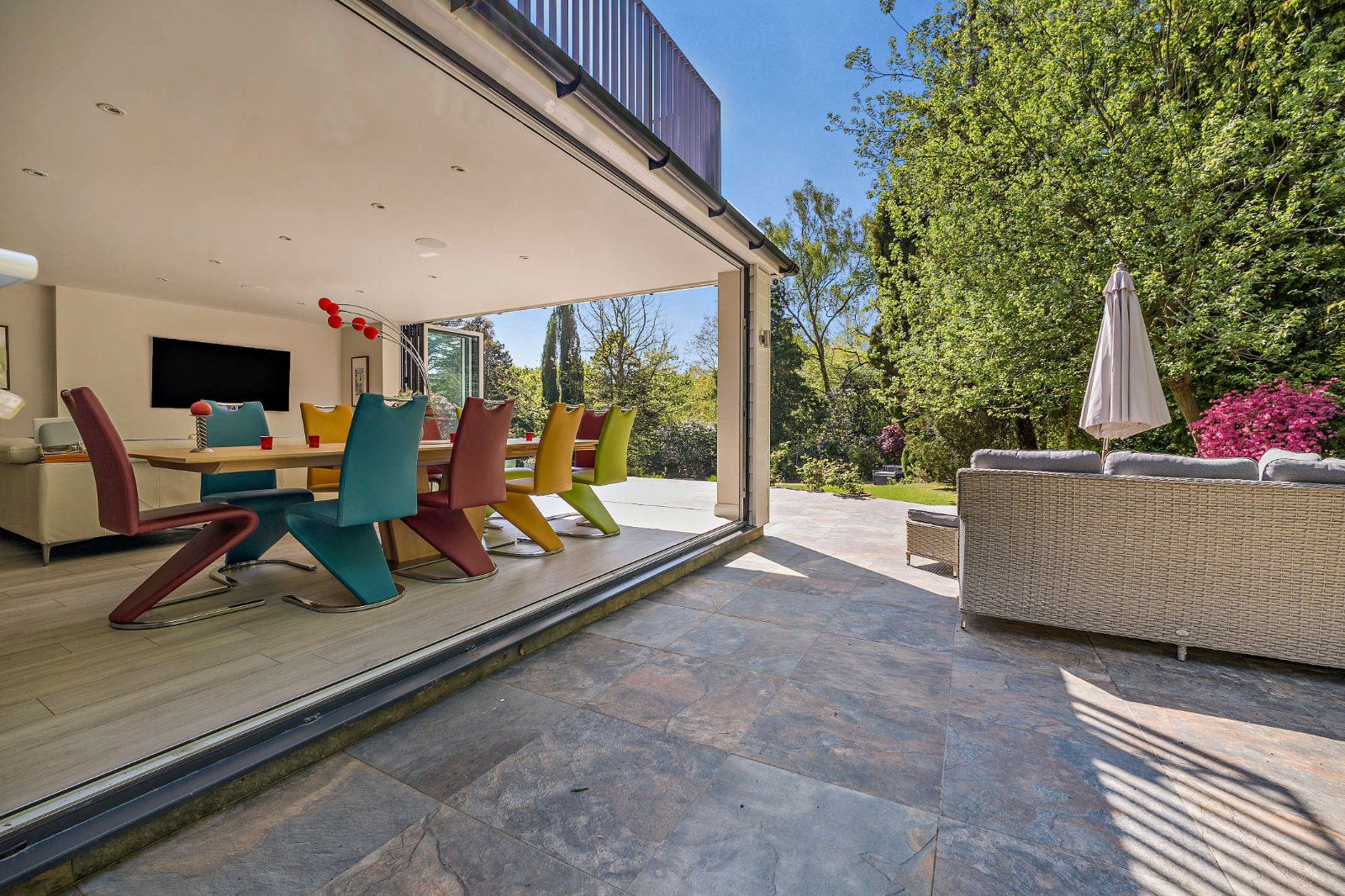 Dining/Terrace