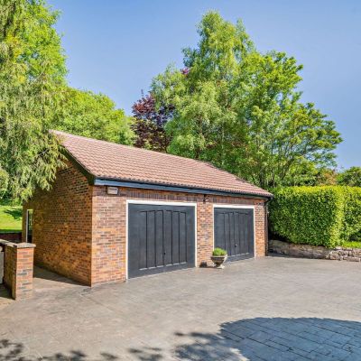 Detached Dbl Garage
