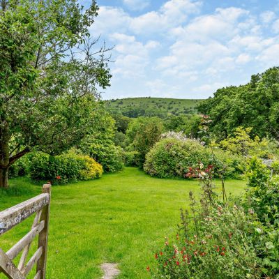 Farmhouse Garden