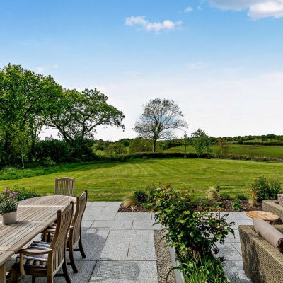 Alfresco Dining