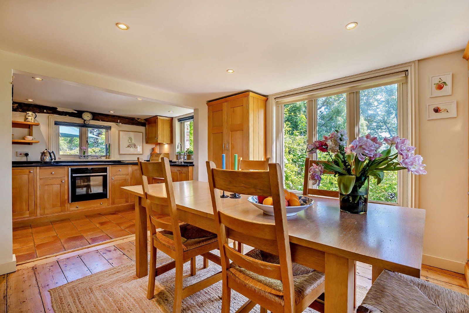 Kitchen/Dining Area