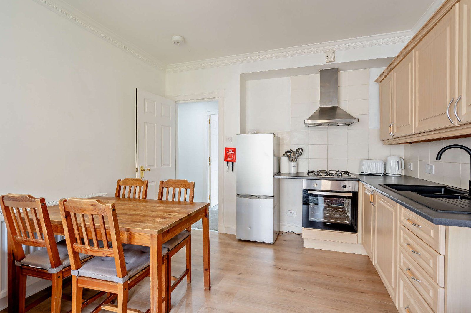 Kitchen/Dining