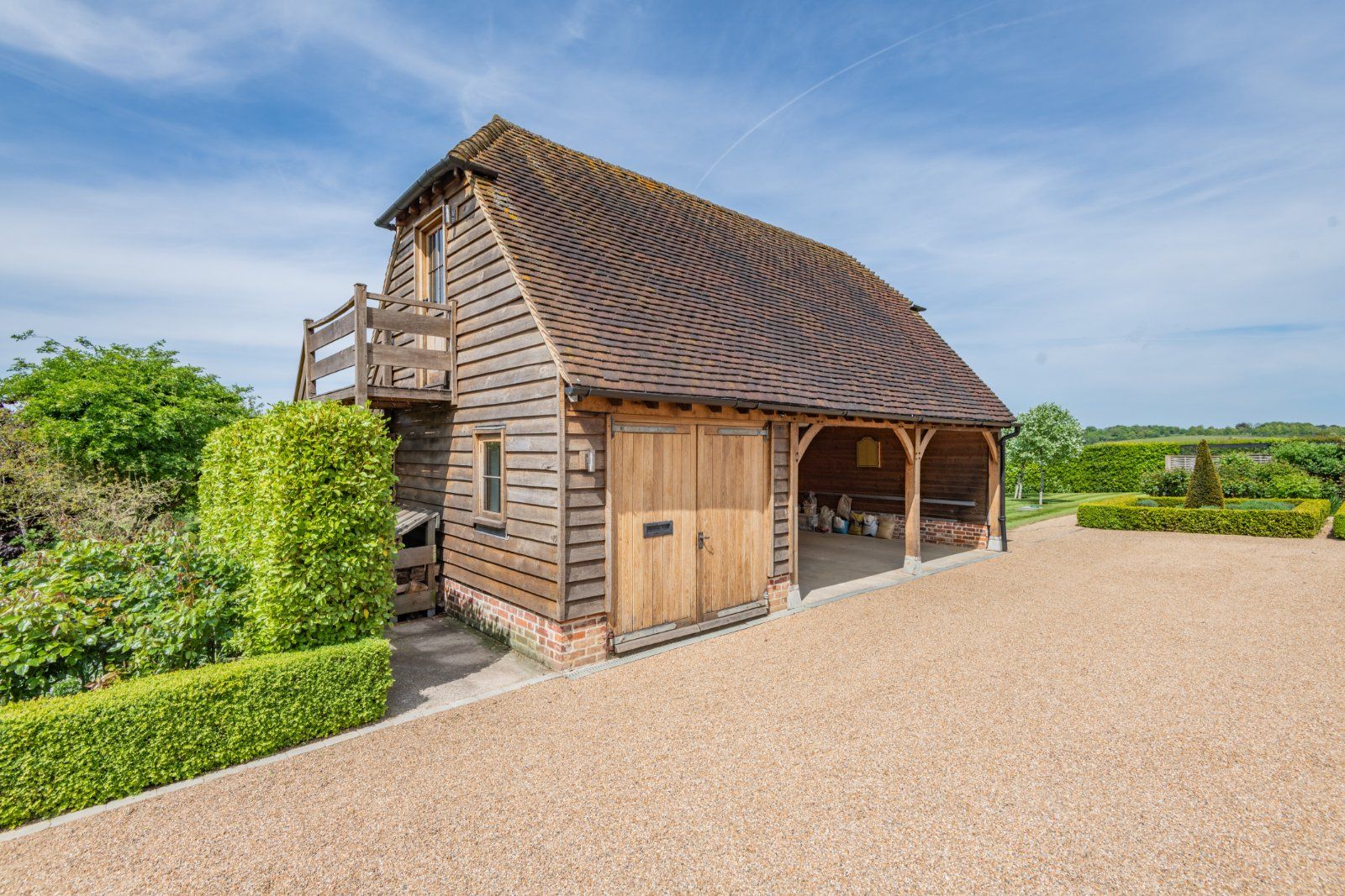 Carport/Store