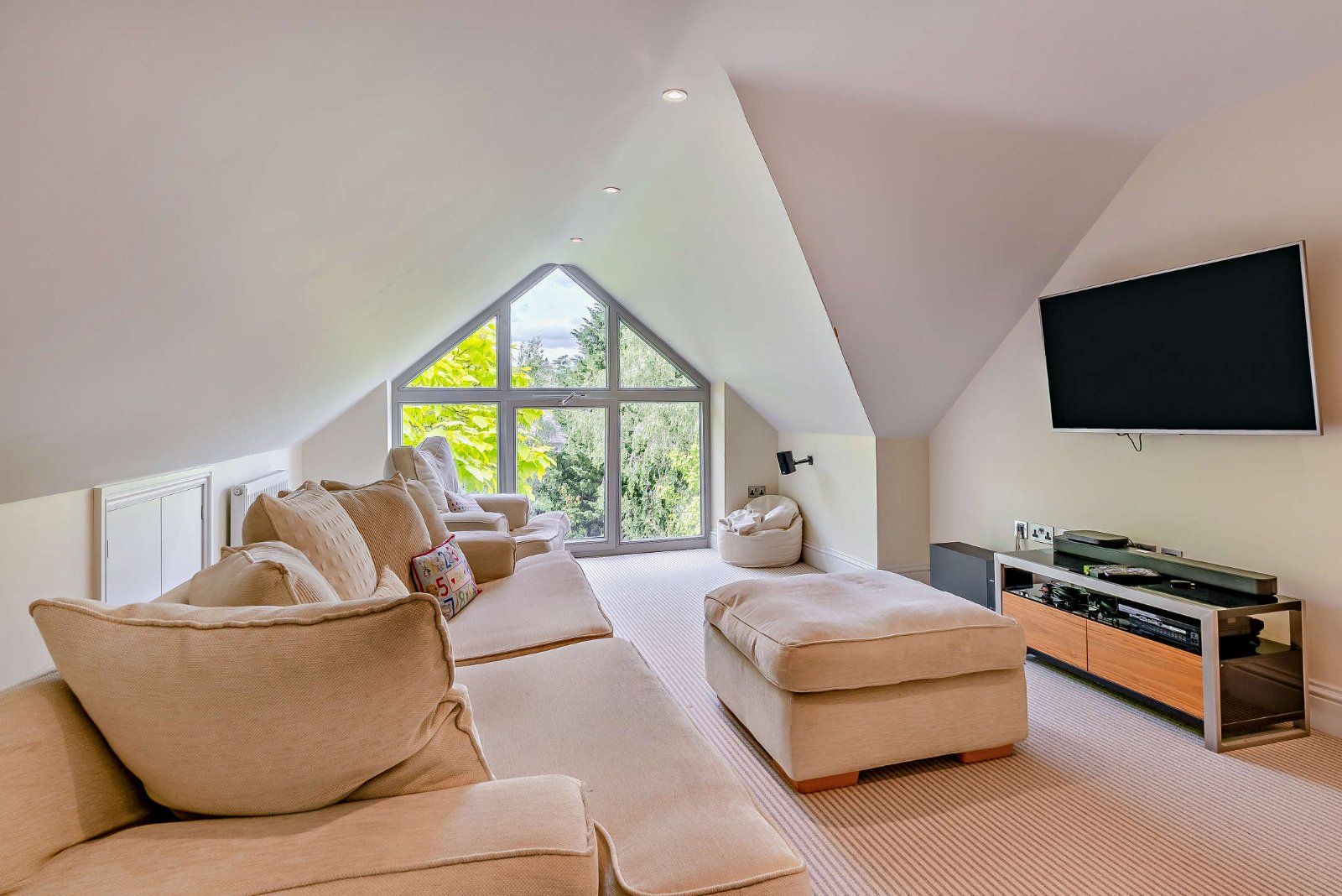 Sitting/Games Room